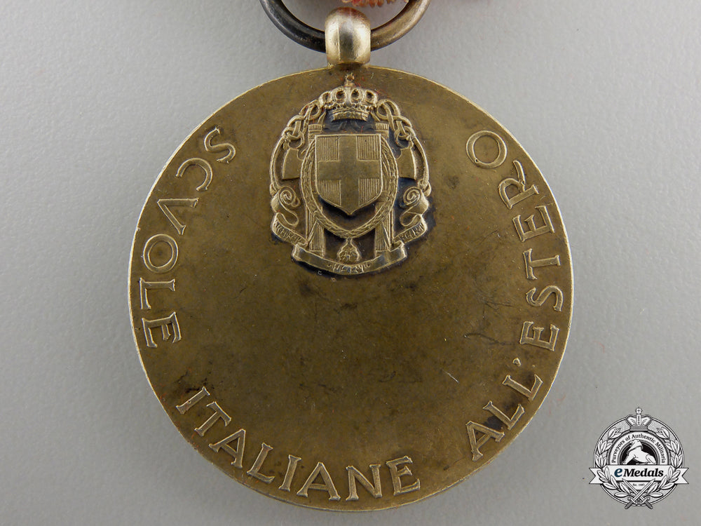 italy,_kingdom._a_schools_abroad_merit_medal,_c.1930_img_03.jpg55d344454e945