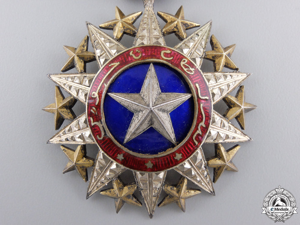 france,_colonial_somaliland._an_order_of_nichan_el_anouar,_officer,_c.1930_img_03.jpg55acfd8fc87c9