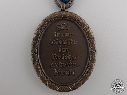an_rad_long_service_award_for_men;_four_years_service_img_03.jpg5547ce8851dc8