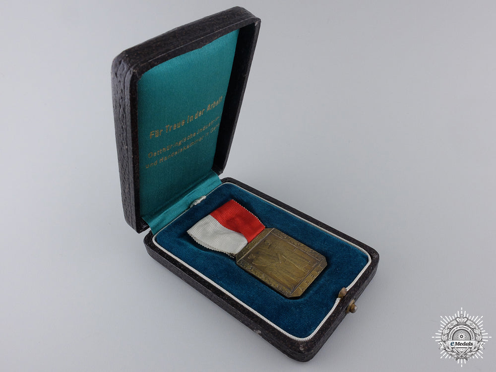 an_east_thuringia_chamber_of_industry_and_commerce_loyal_labour_medal_img_03.jpg54f73c5527ce7