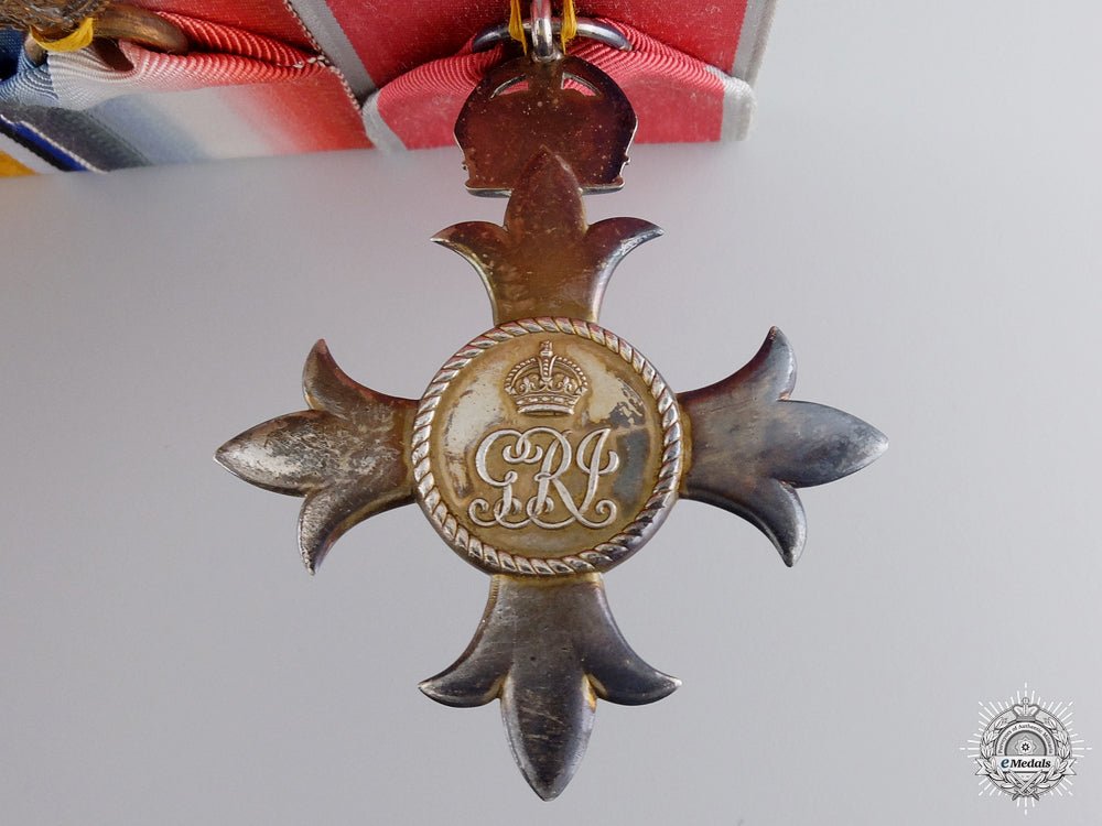 an_mbe&_long_service_medal_bar_to_lieutenant_arthur_r._hughes_img_03.jpg547cd978dbf23