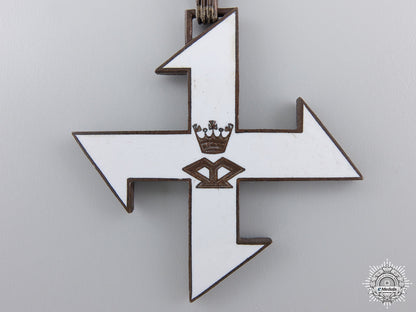 a_romanian_order_of_the_cross_of_queen_marie;_commander_img_03.jpg54d8ec02b7b75