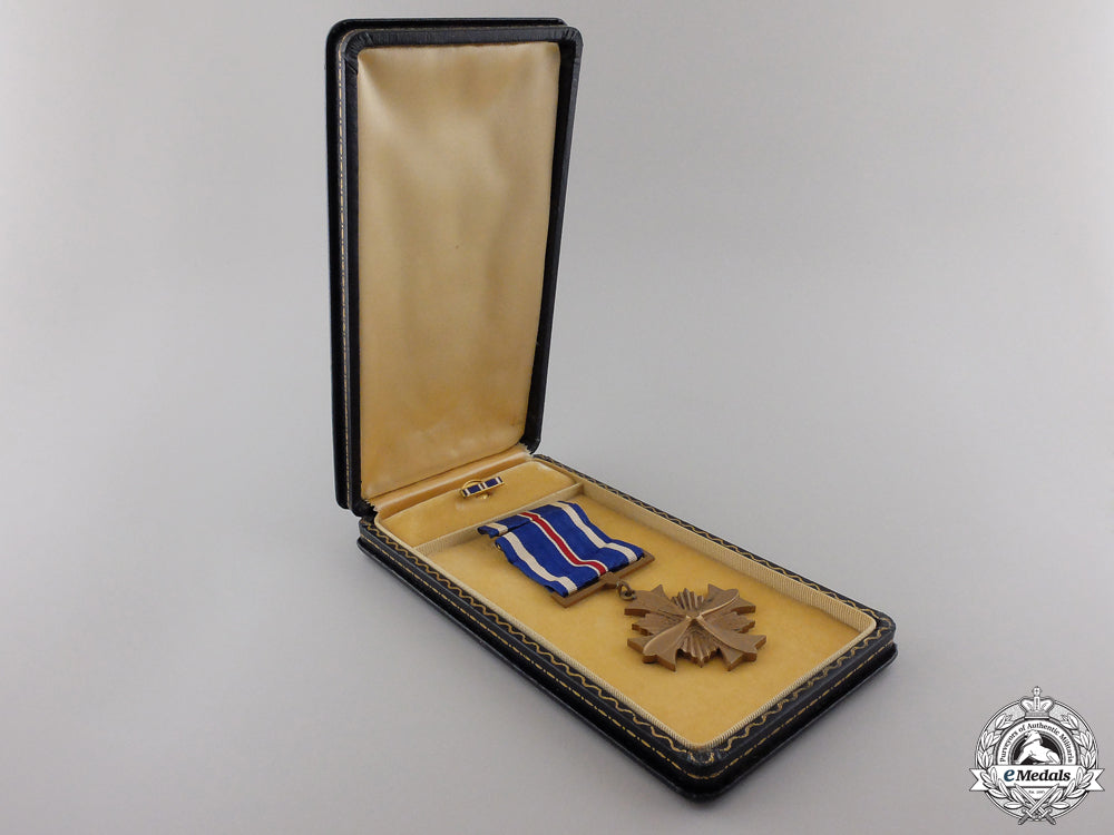 a_second_war_american_distinguished_flying_cross_img_03.jpg5570564038a99