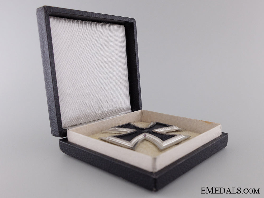 1914_first_class_iron_cross_with_case_of_issue_img_03.jpg53e6201f6dd1a