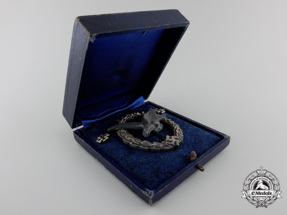 a_luftwaffe_air_gunner_badge_by_w._deumer_with_case_img_03.jpg55cb6a650febe