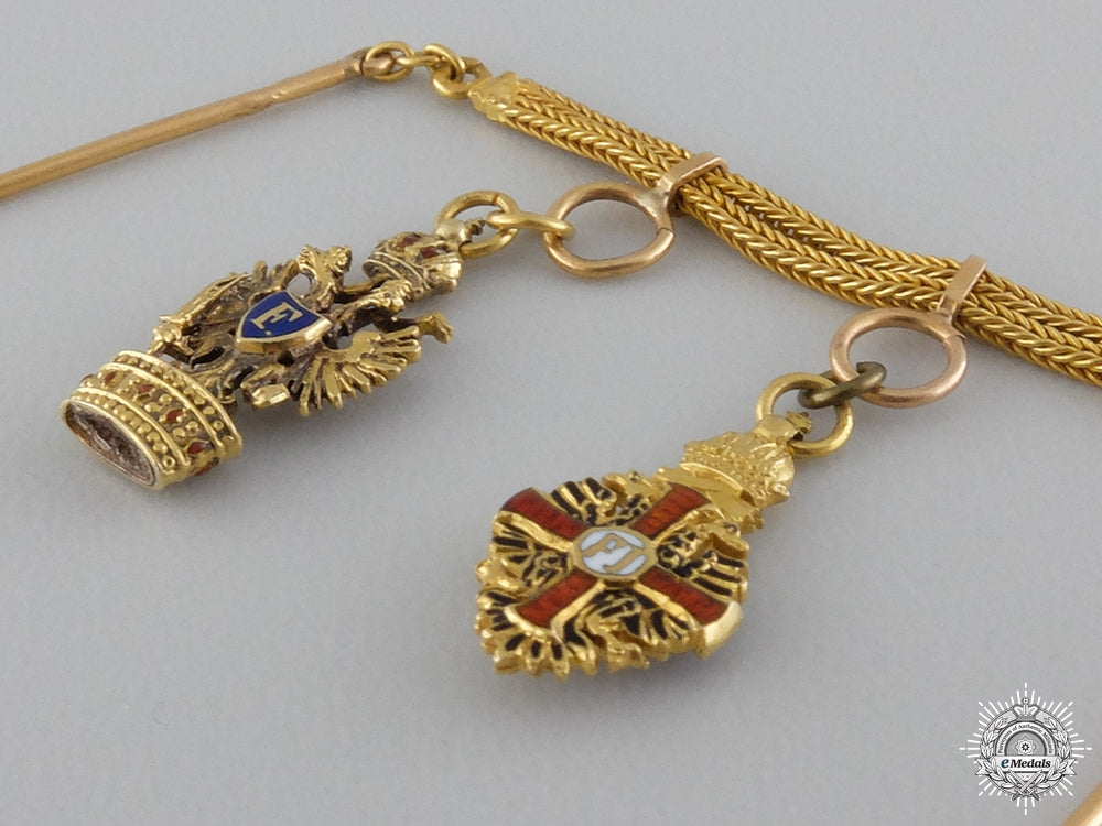austria,_empire._an_exquisite_franz_joseph&_iron_crown_miniature_pair_in_gold_c.1890_img_03.jpg547745dfa351c_1