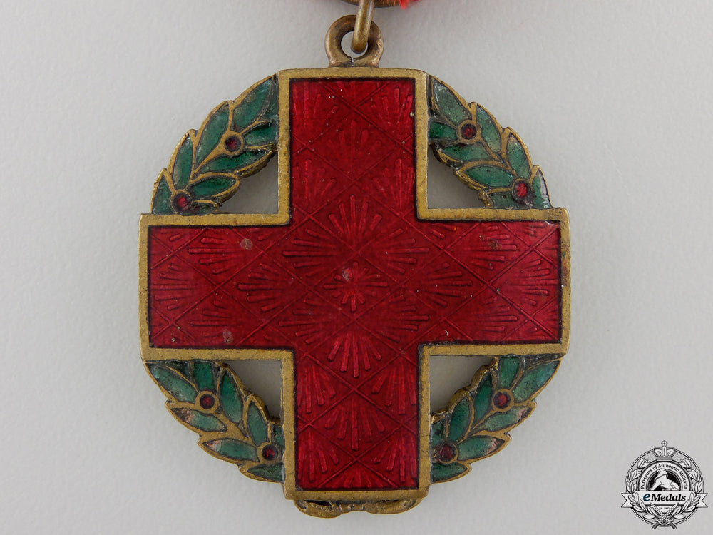 a_chilean_red_cross_decoration_img_03.jpg556cbbb66f9ec