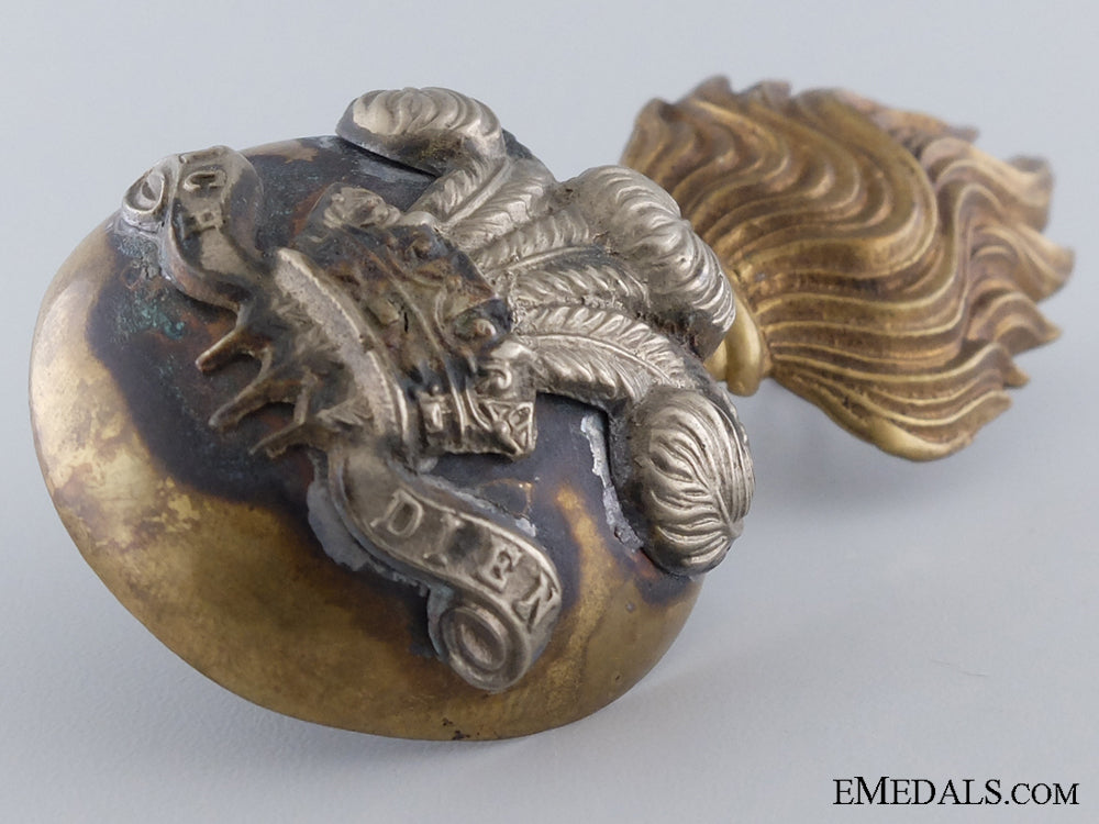a_welsh_fusiliers_officer's_grenade_badge_img_03.jpg53bd540baa6f9