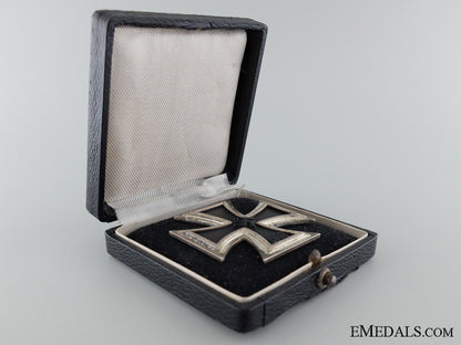 1939_first_class_iron_cross;_marked100;_cased_img_03.jpg538cbb702bbb3
