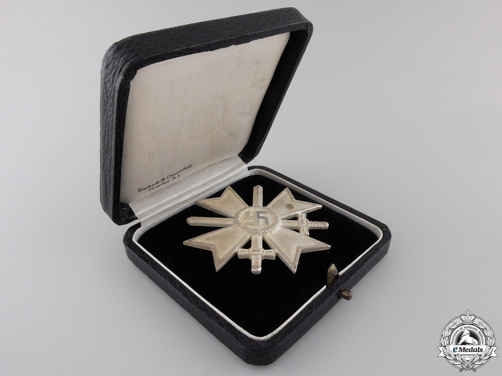 a_mint_war_merit_cross_first_class_with_swords&_case_img_03.jpg554a4e89dea55