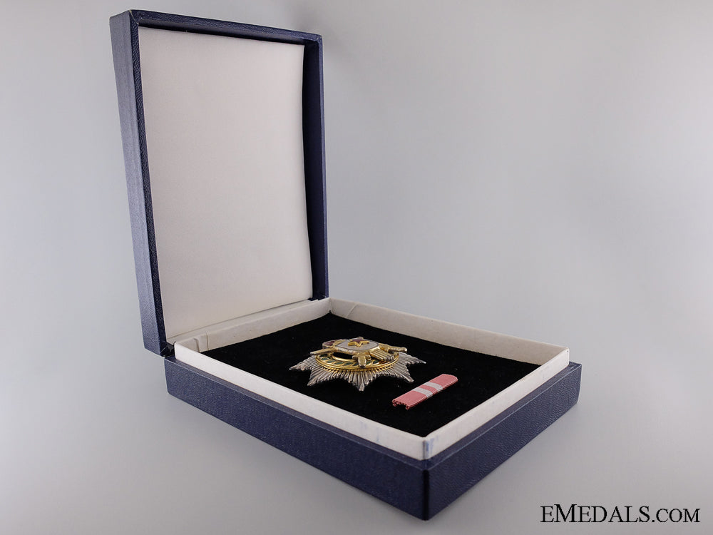 a_yugoslavian_order_for_military_merit_with_gold_sword;2_nd_class_img_03.jpg53ebad7c72e2d