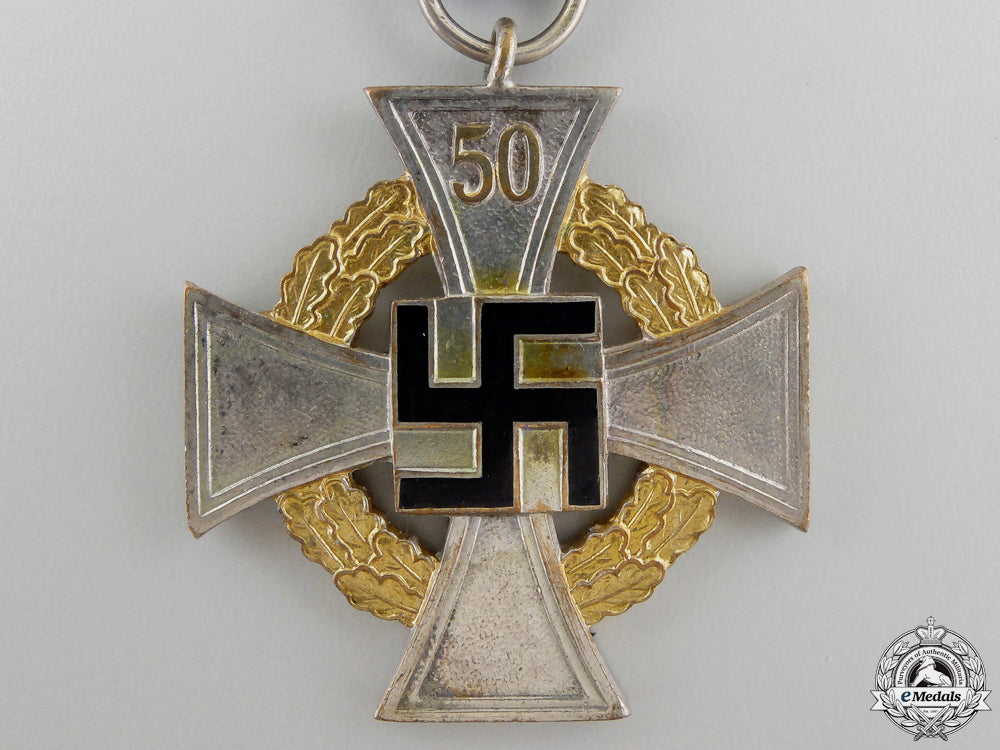 a_german_faithful_service_cross;1_st_class_with_miniature_img_03.jpg55c0ccd8ccdea