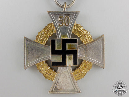 a_german_faithful_service_cross;1_st_class_with_miniature_img_03.jpg55c0ccd8ccdea