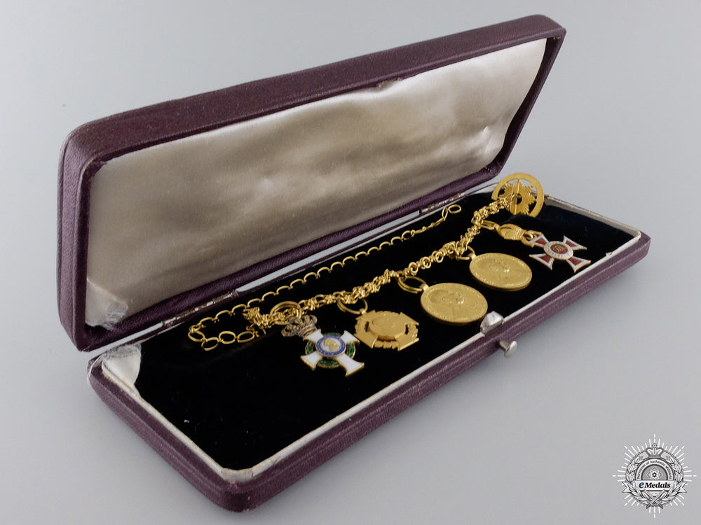 austria,_empire._an_leopold_order_miniature_award_chain_in_gold,_with_case_by_v._mayer_img_03.jpg54c69663b74d2_1_1