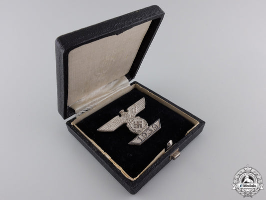 a_cased_clasp_to_the_iron_cross1939;_first_class_img_03__1_.jpg55105ec418e54