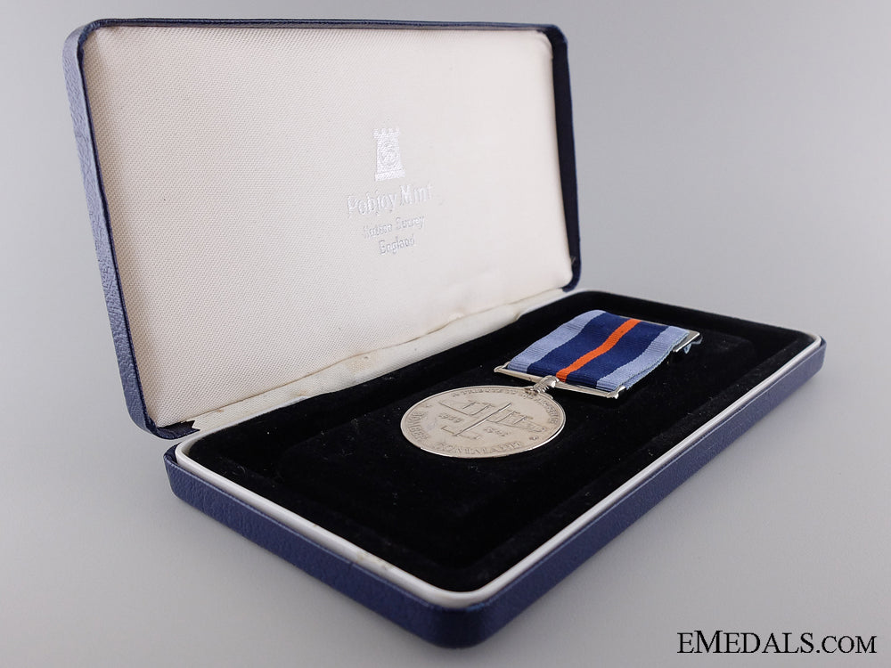 a_wwii_british_bomber_command_medal1939-1945_img_03.jpg542b11a379c34