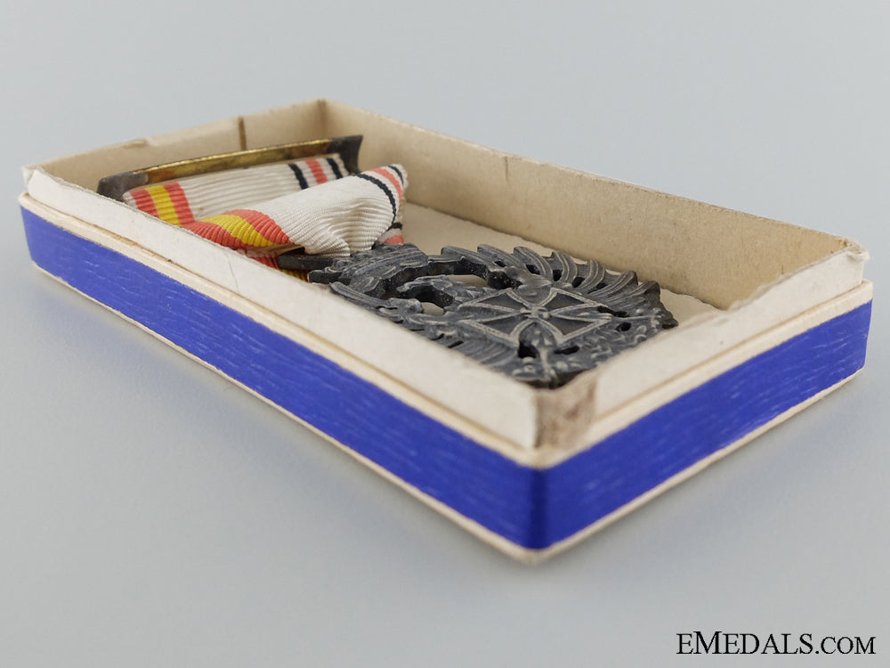 a_spanish_blue_division_medal_in_case_of_issue_img_03.jpg5390c0376265b