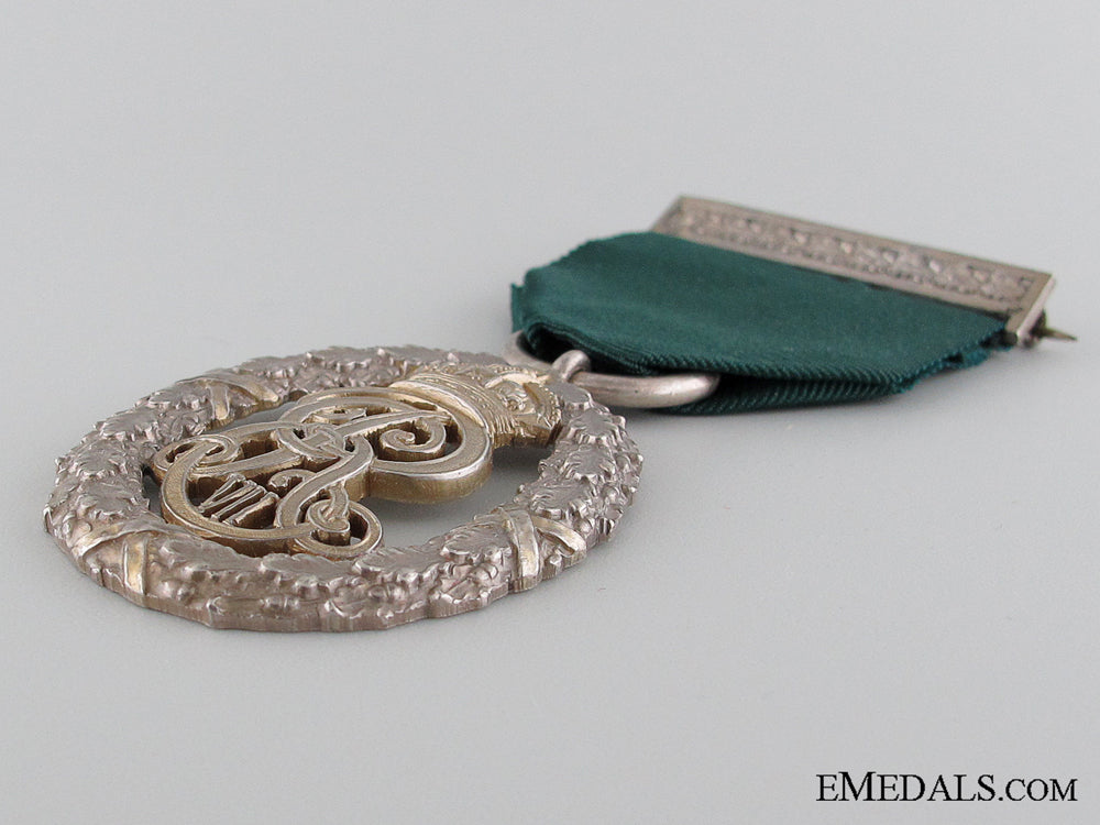 volunteer_officers_decoration_img_03.jpg52e9358932877