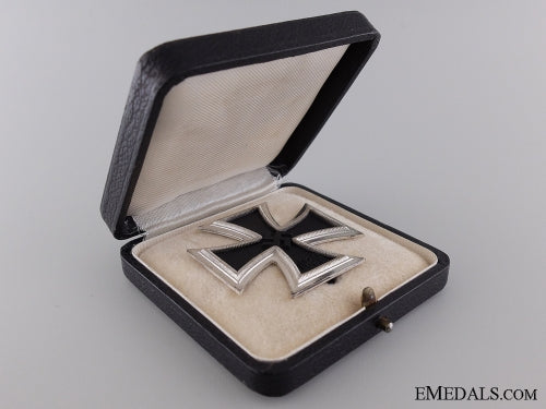 a_mint_cased_iron_cross_first_class1939_img_03.jpg543308b996e70