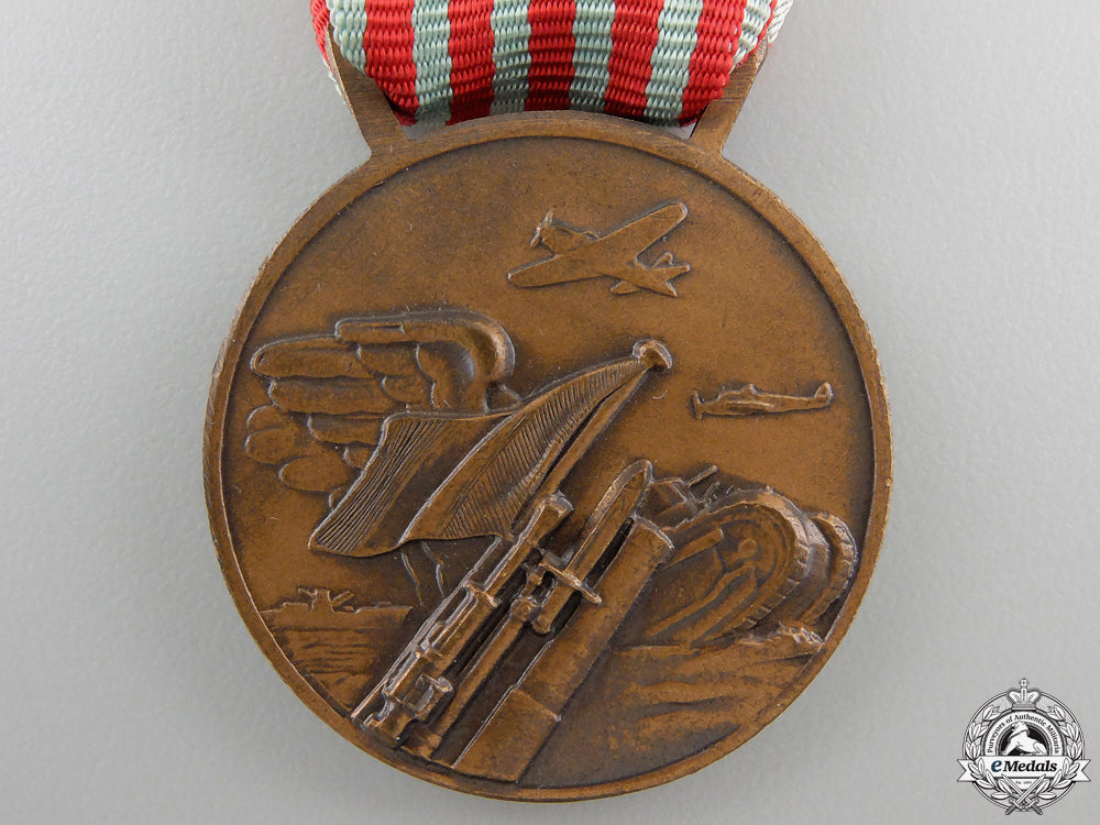 an_italian_medal_for_the_war_of1940-1943;_four_bars_img_03.jpg55c4c615644f6