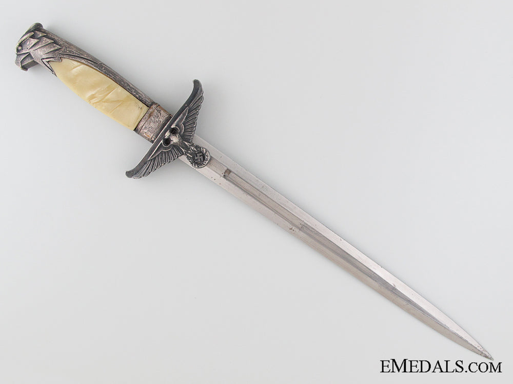 a_government_official's_dagger_by_alcoso_img_03.jpg532061c4571d3
