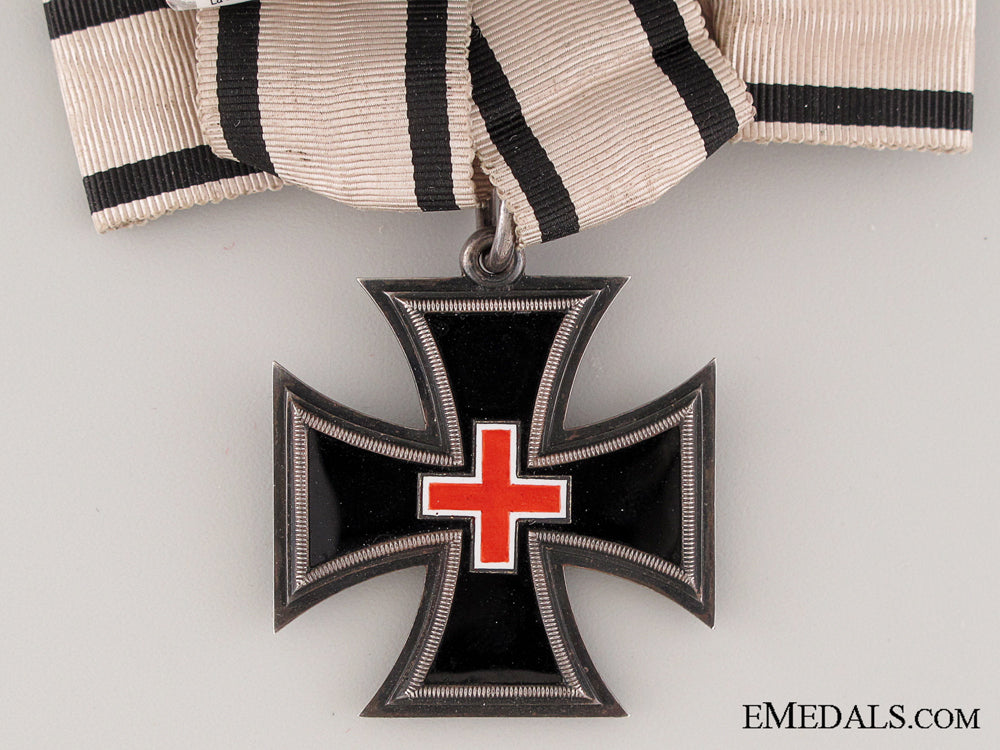 honor_cross_for_ladies&_young_ladies1870-71_img_03.jpg52ec13db30bc4