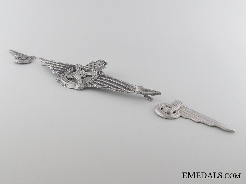 wwii_railway_insignia:_cap_badge_and_collar_tabs_img_03.jpg52f900d7ecd21