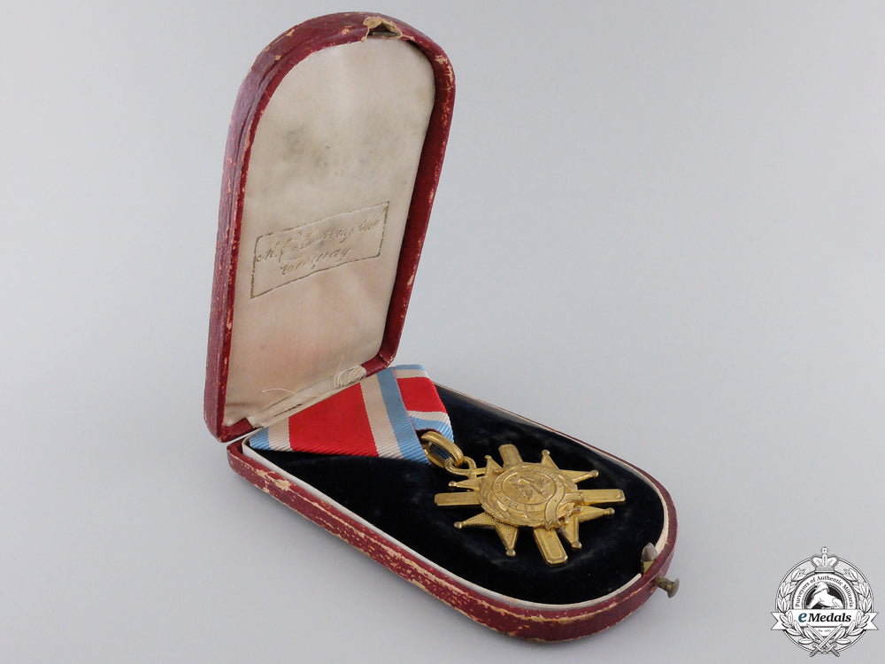 serbia._a_cross_of_takovo_with_case,_c.1885_img_03.jpg55a51e030d1ed