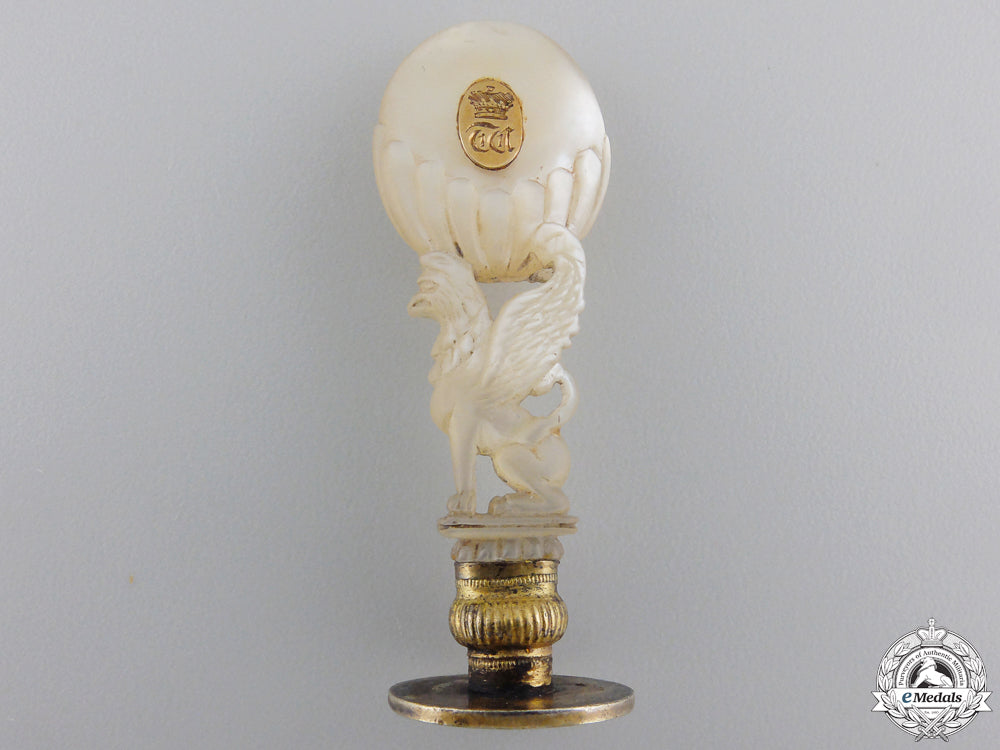 a_historic_desk_seal_owned_by_the_duke_of_wellington_img_03.jpg55293795aa287