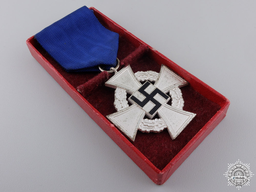 a_faithful_service_cross_for25_years_img_03.jpg54f87cb9bfc99