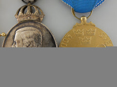 A Fine Swedish Order Of The Sword Medal Bar
