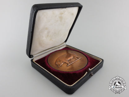 a_minister_of_food_and_agriculture_award_medal_for_the_raising_of_pigs_img_03.jpg55cf673a7aa84