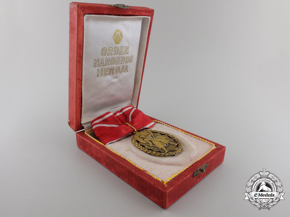 a_yugoslavian_order_of_people's_hero;_first_version_img_03.jpg55d4d48080076
