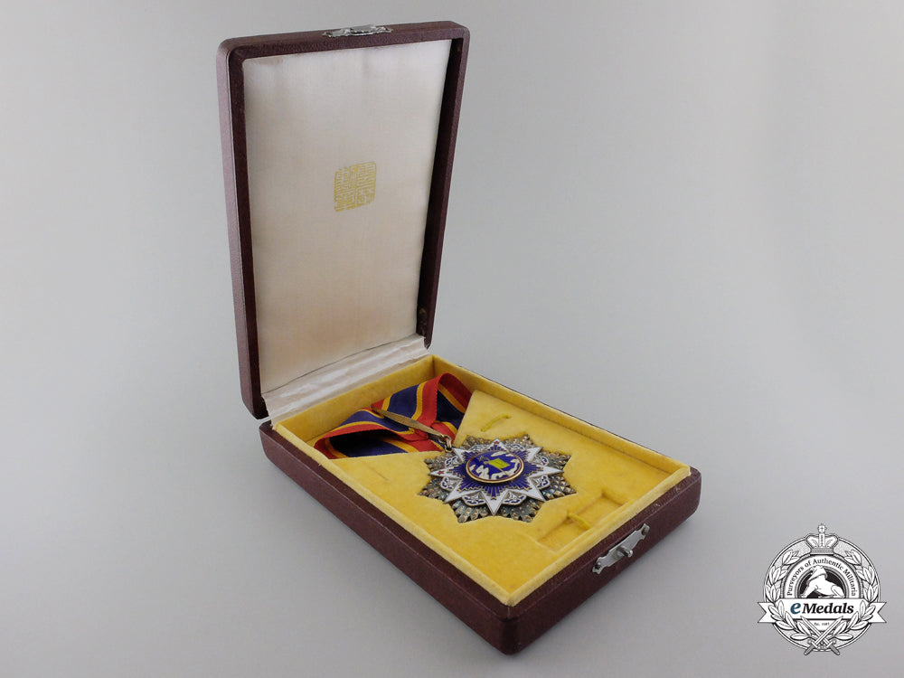 china,_republic._an_order_of_the_resplendent_banner;_v_class_commander,_c.1935_img_03.jpg55ce2968227c6_1_1