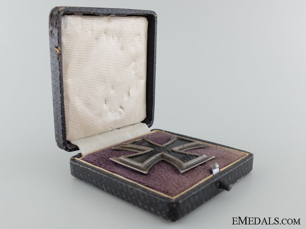 an_iron_cross_first_class1914_by_k.a.g.;_with_case_of_issue_img_03.jpg5385ec472030c