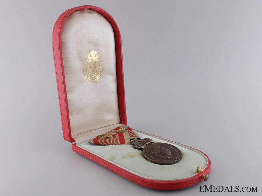 a_cased_austrian_military_merit_medal_by_rothe;_air_force_engraved_img_03.jpg5454fb606c636