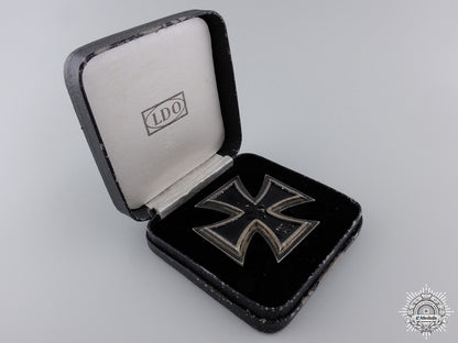 an_iron_cross_first_class1939_with_ldo_case_img_03.jpg54e3889f7ddad