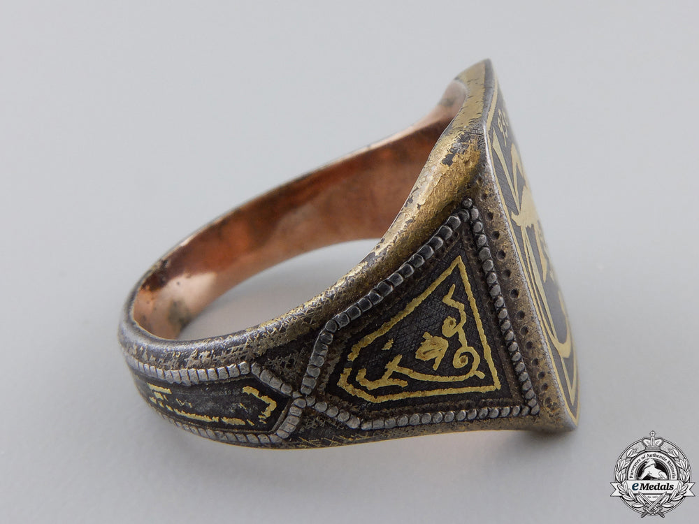 an_unusual_condor_legion_ring_in_gold&_iron_img_04.jpg55119ec529652