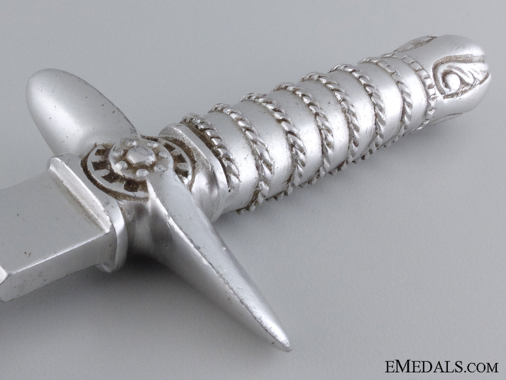 a_yugoslavian_air_force_officer's_miniature_dagger_img_04.jpg54538e6fafd33