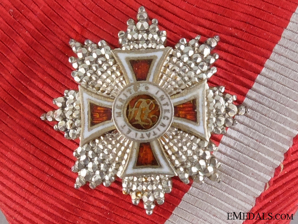 austria,_imperial._a_leopold_order,_knights_cross_in_gold_with_grand_cross_decoration,_c.1860_img_04.jpg5464e2dcb8cf0