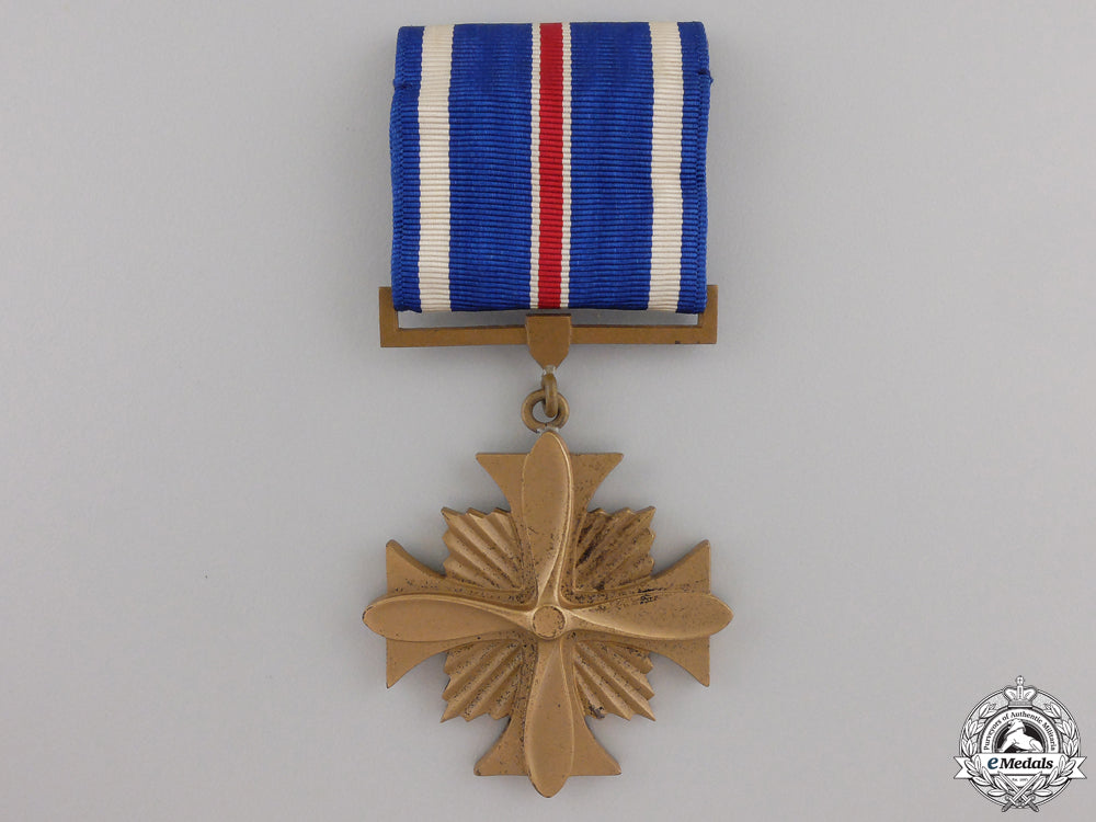 a_second_war_american_distinguished_flying_cross_img_04.jpg557056520c827