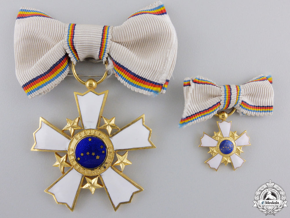 a_nordic_gymnastics_federation_award_by_c.c.sporrong&_co._img_04.jpg559bda08bc09b