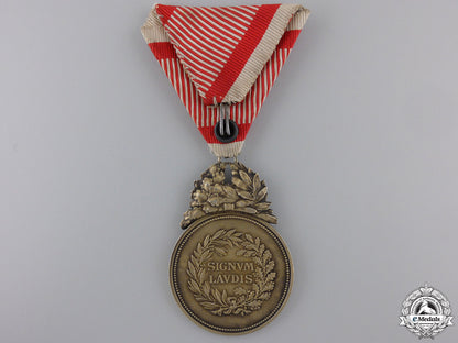 an_emperor_karl_golden_military_medal_for_most_conspicuous_bravery._img_04.jpg5515b52573520