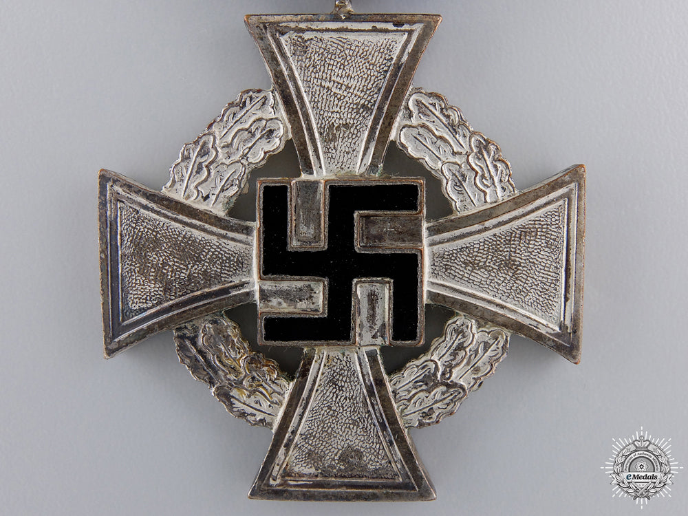 a_group_of_three_third_reich_awards_img_04.jpg54dd0701993fa