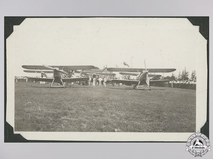 six1934_mounted_toronto_flying_club_photographs_img_04.jpg558ac092c818a