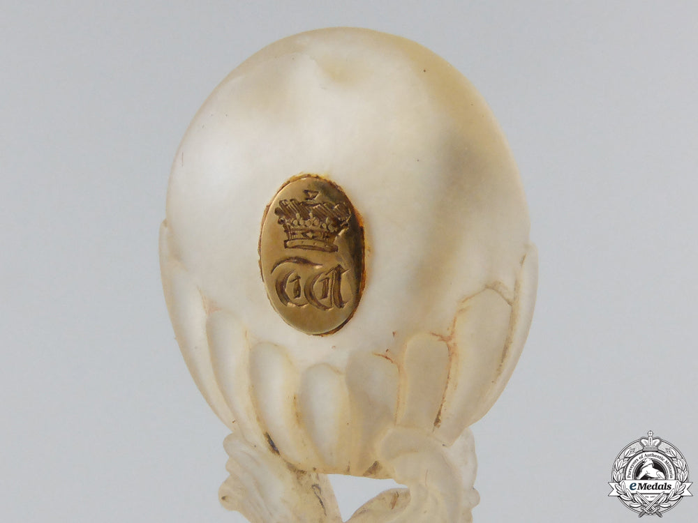 a_historic_desk_seal_owned_by_the_duke_of_wellington_img_04.jpg552937a50f25b