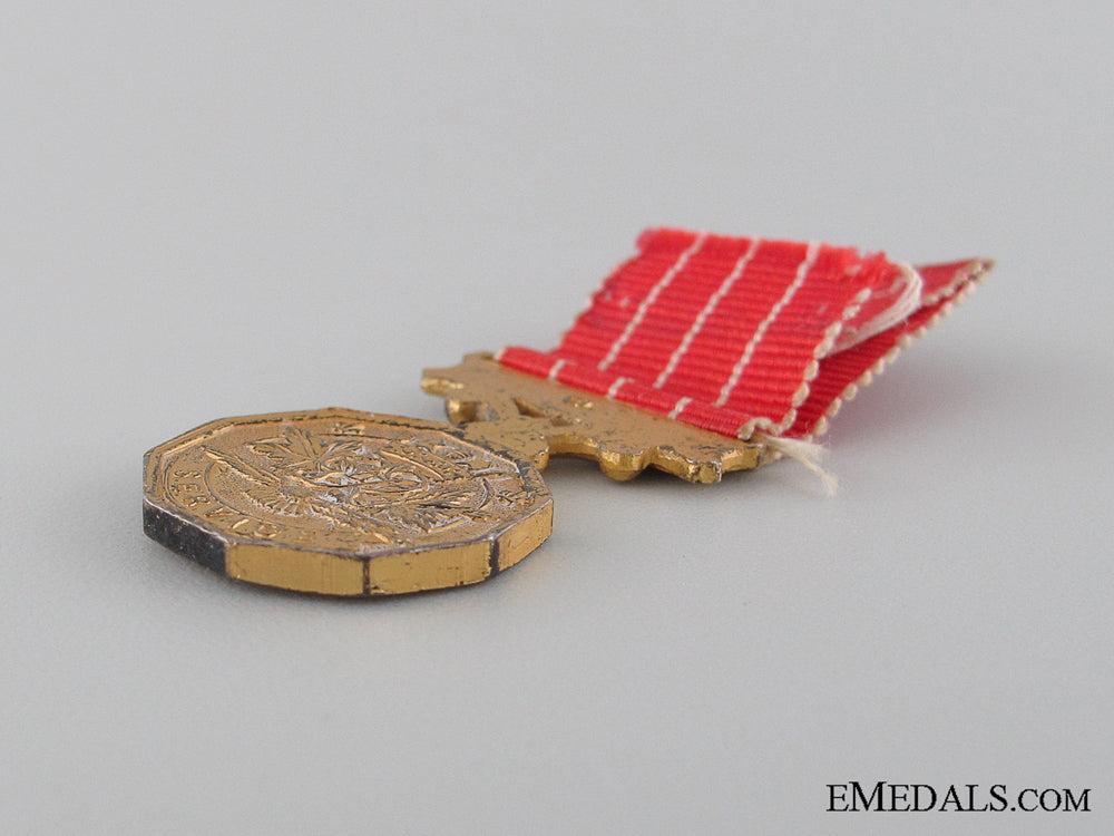 miniature_canadian_forces'_decoration_img_04.jpg52f11b334b860