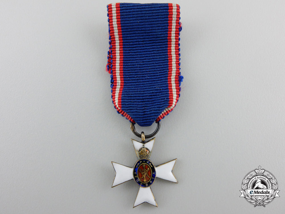 a_miniature_royal_victorian_order_with_collingwood&_co._case_img_04.jpg55ca494e57749