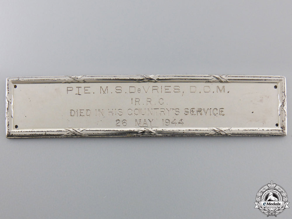 canada._a_birks_memorial_bar_to_dcm_recipient;_kia_at_liri_valley_img_04.jpg5519793140e40_1_1