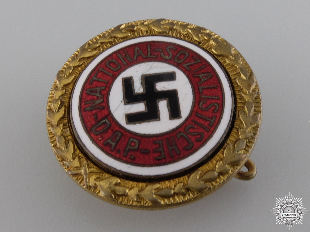 a_golden_party_badge_of_the_assessor_of_the_regional_court_in_schwaben_img_04.jpg547a09320c746